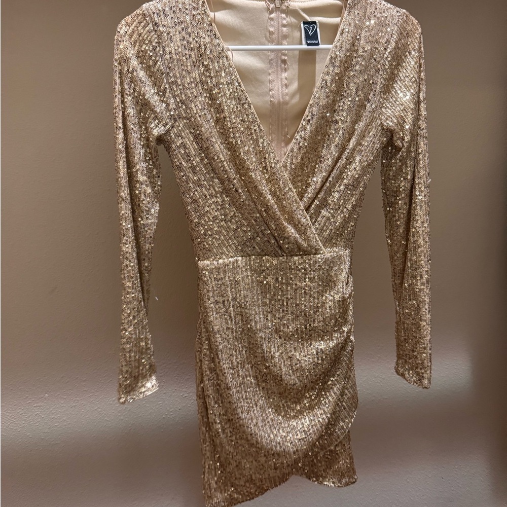 Windsor Gold Sequin Long Sleeve Dress